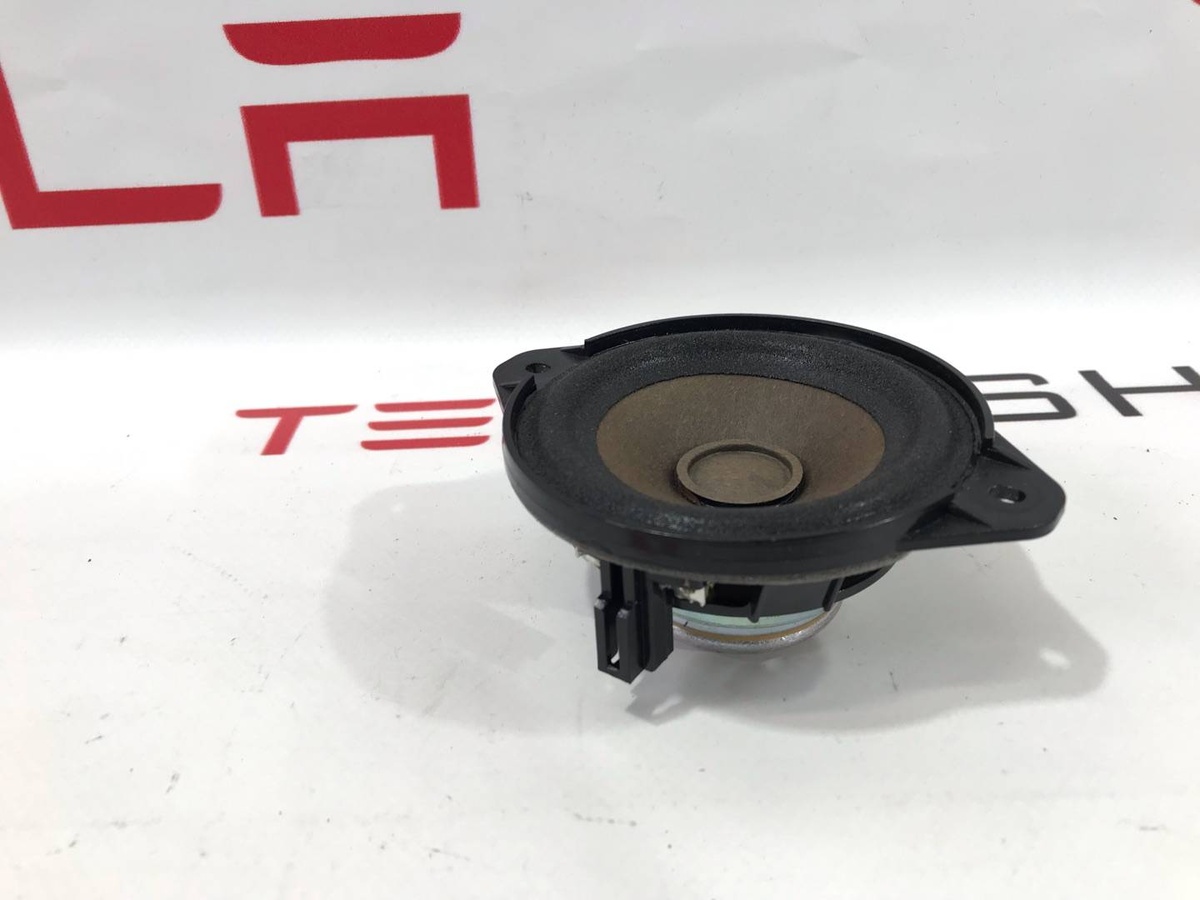 Динамик к Tesla Model S 2017