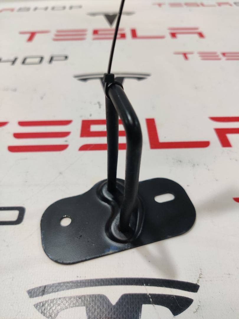 Петля двери к Tesla Model 3 2019