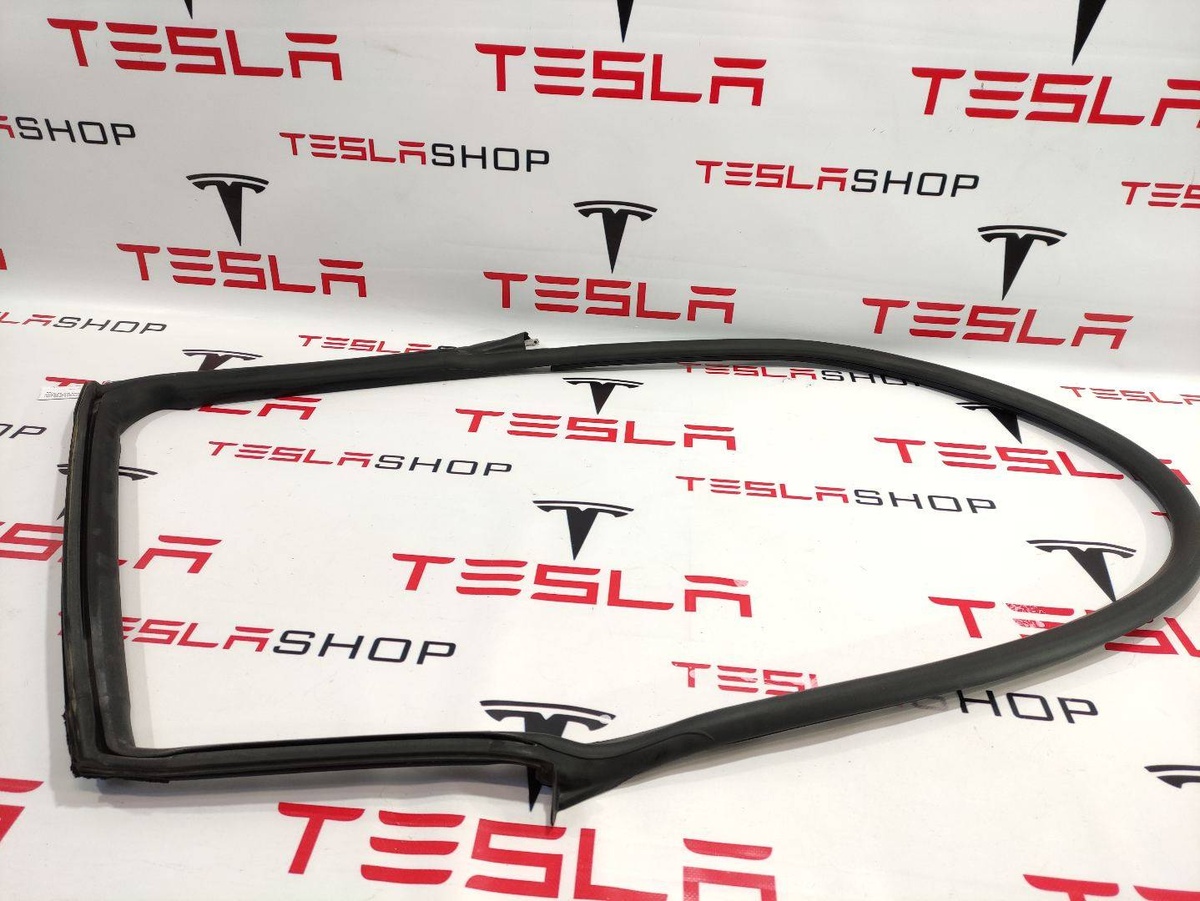 Уплотнитель к Tesla Model S 2016