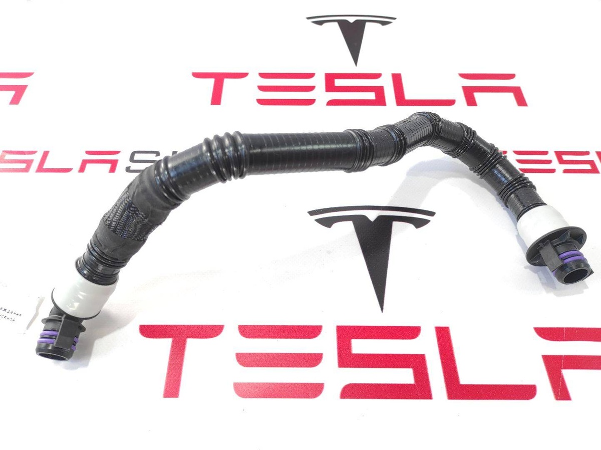 Патрубок радиатора к Tesla Model 3 2021