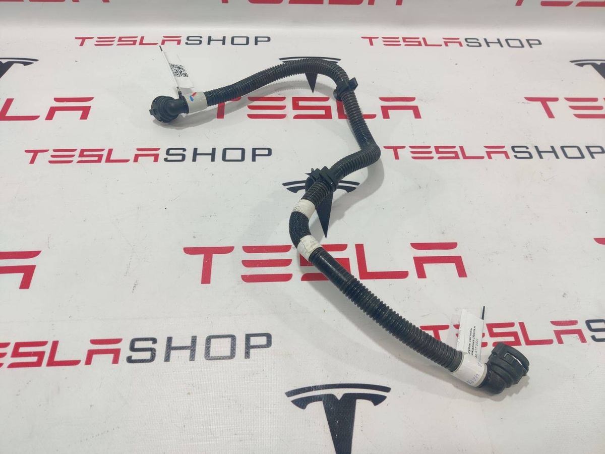 Патрубок к Rivian R1T 2022
