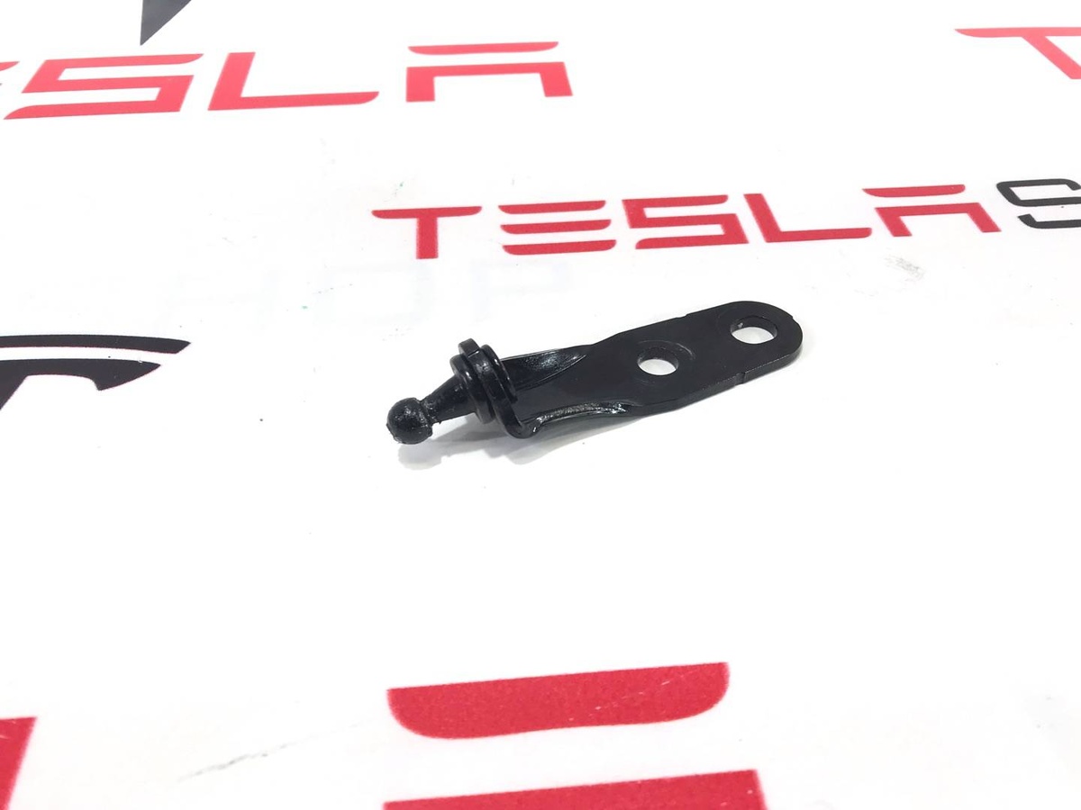 Механизм (прочие) к Tesla Model S 2021
