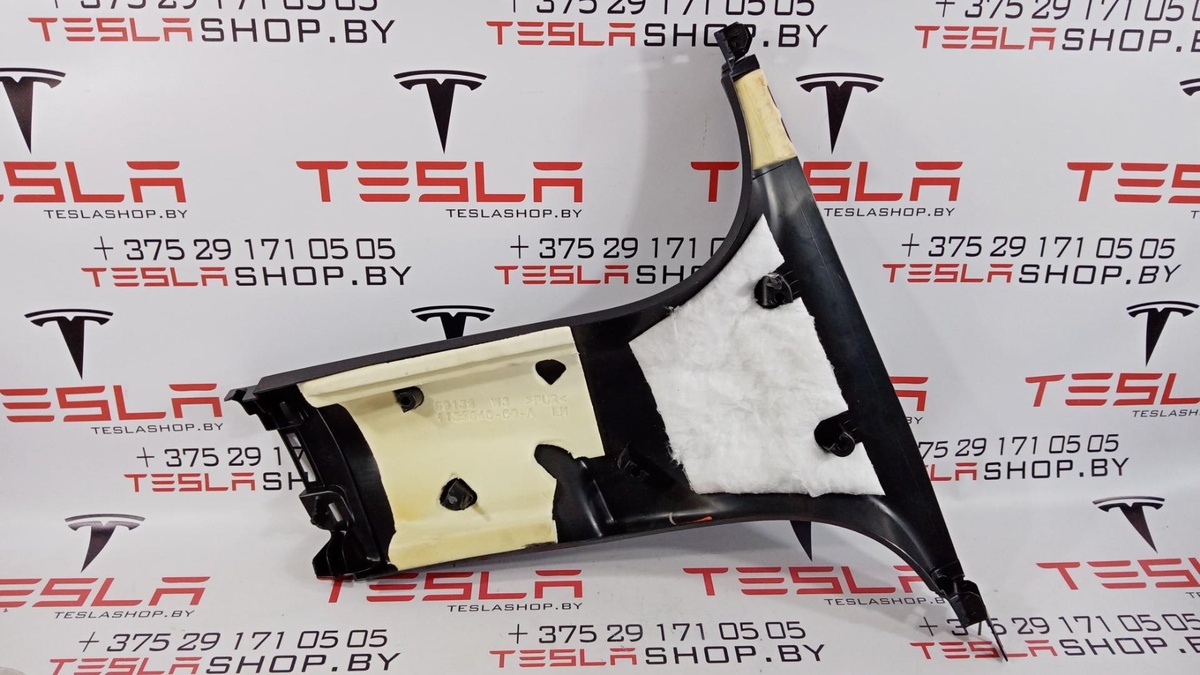 Обшивка стойки к Tesla Model 3 2019