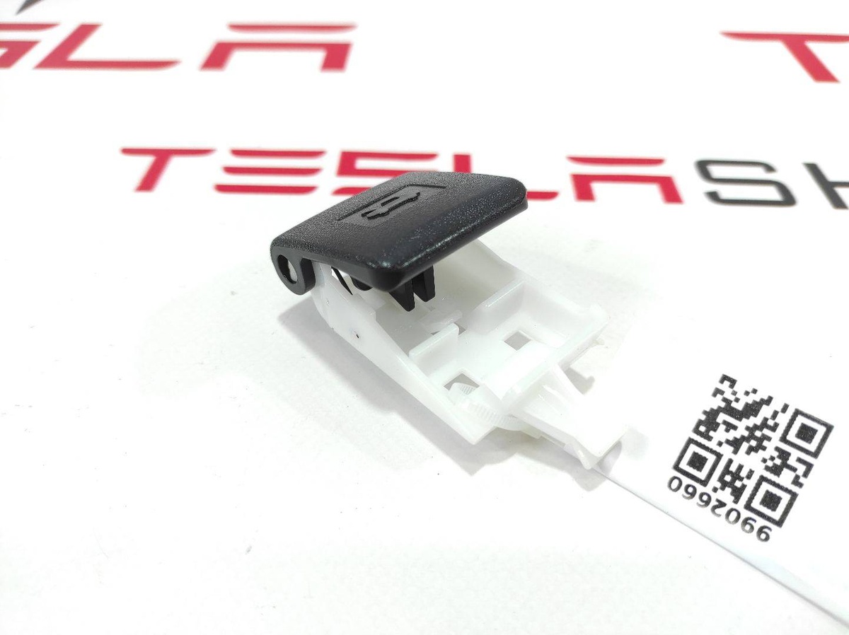 Крюк капота к Tesla Model S 2015