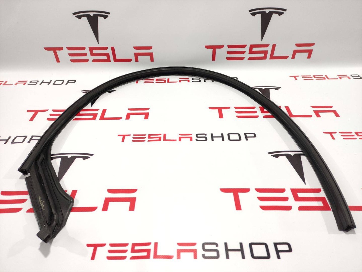 Уплотнитель к Tesla Model X 2017