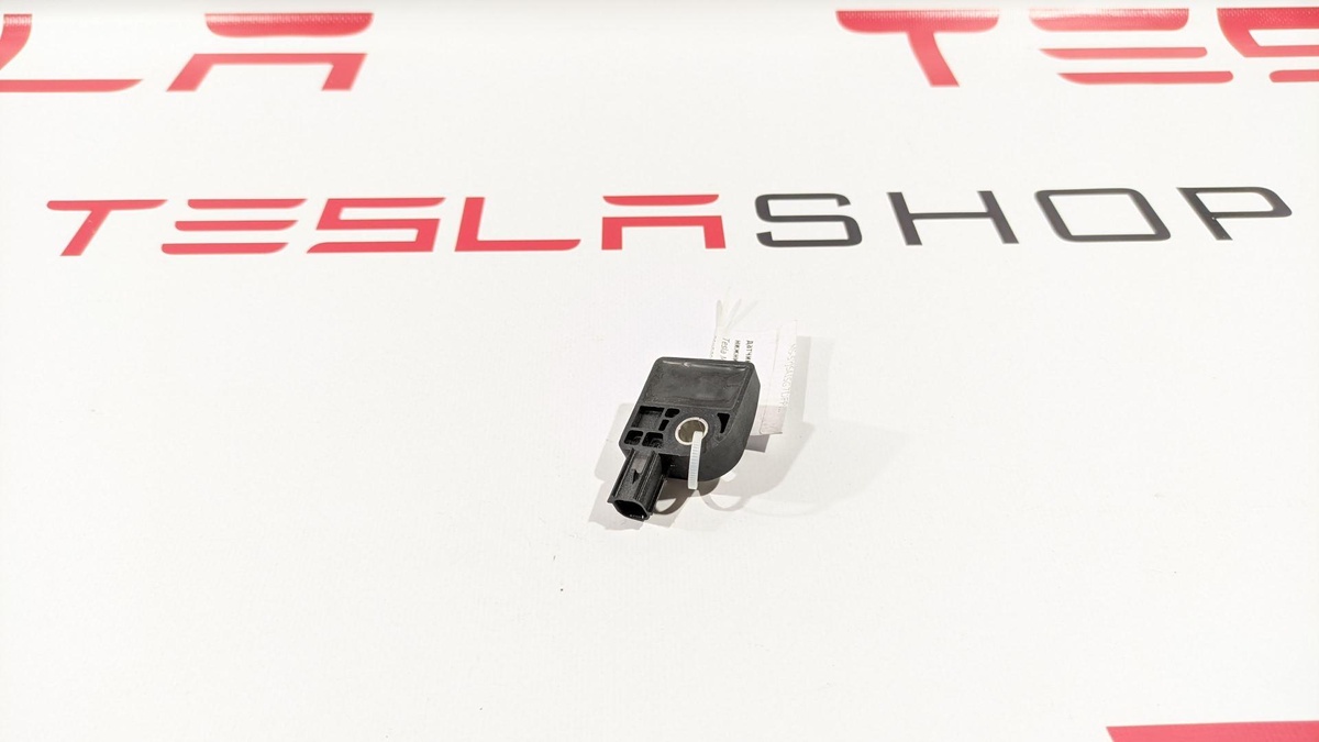 Датчик удара к Tesla Model S 2014