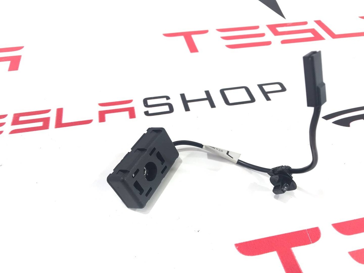 Антенна  к Tesla Model S 2021