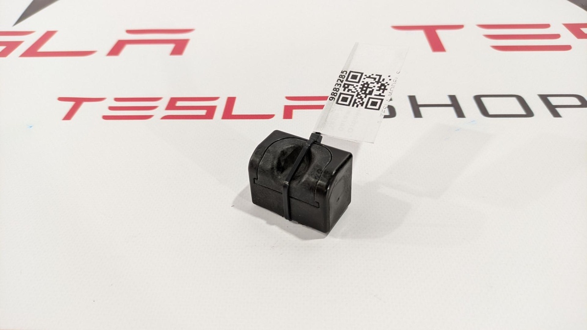 Отбойник крышки багажника (демпфер) к Tesla Model S 2014