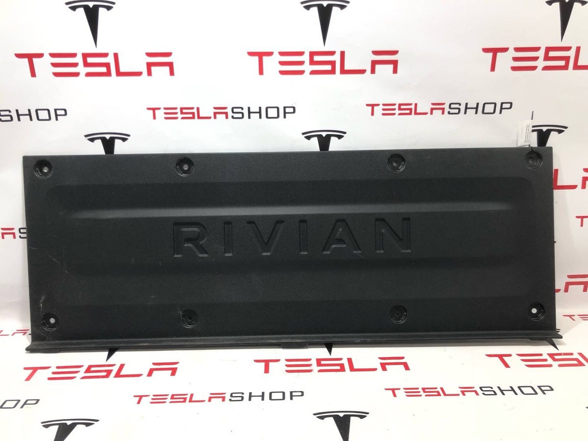 Пластик салона к Rivian R1T 2022