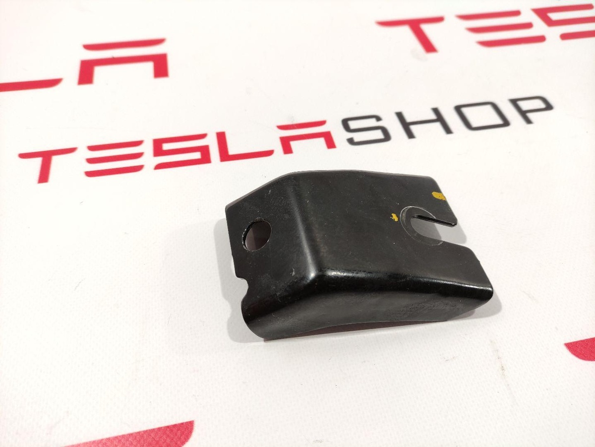 Кронштейн двигателя к Tesla Model Y 2020