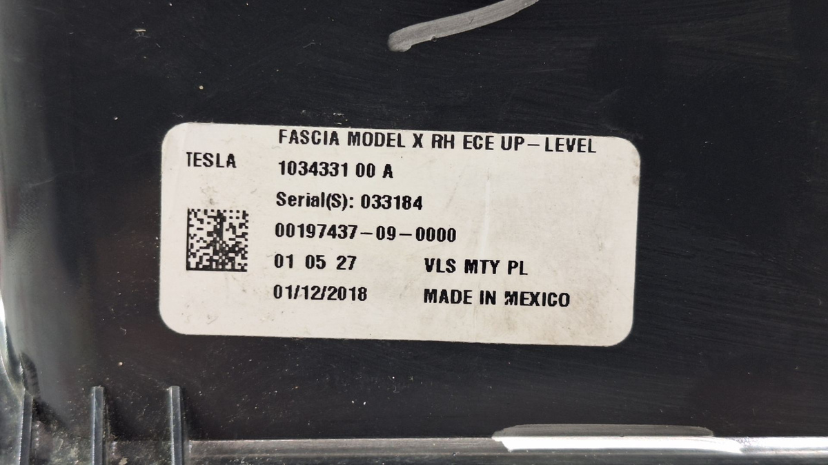 Фара противотуманная правая к Tesla Model X 2018