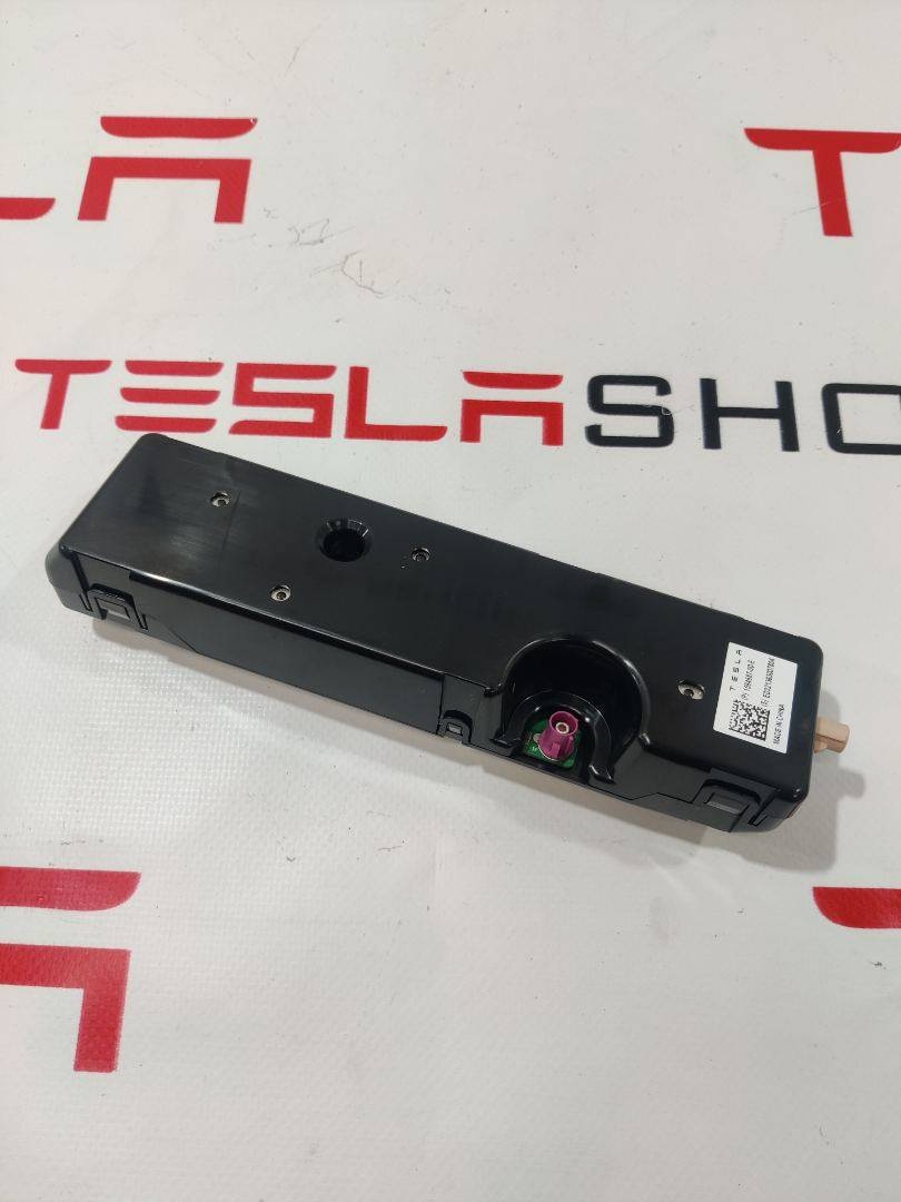 Антенна  к Tesla Model S 2022