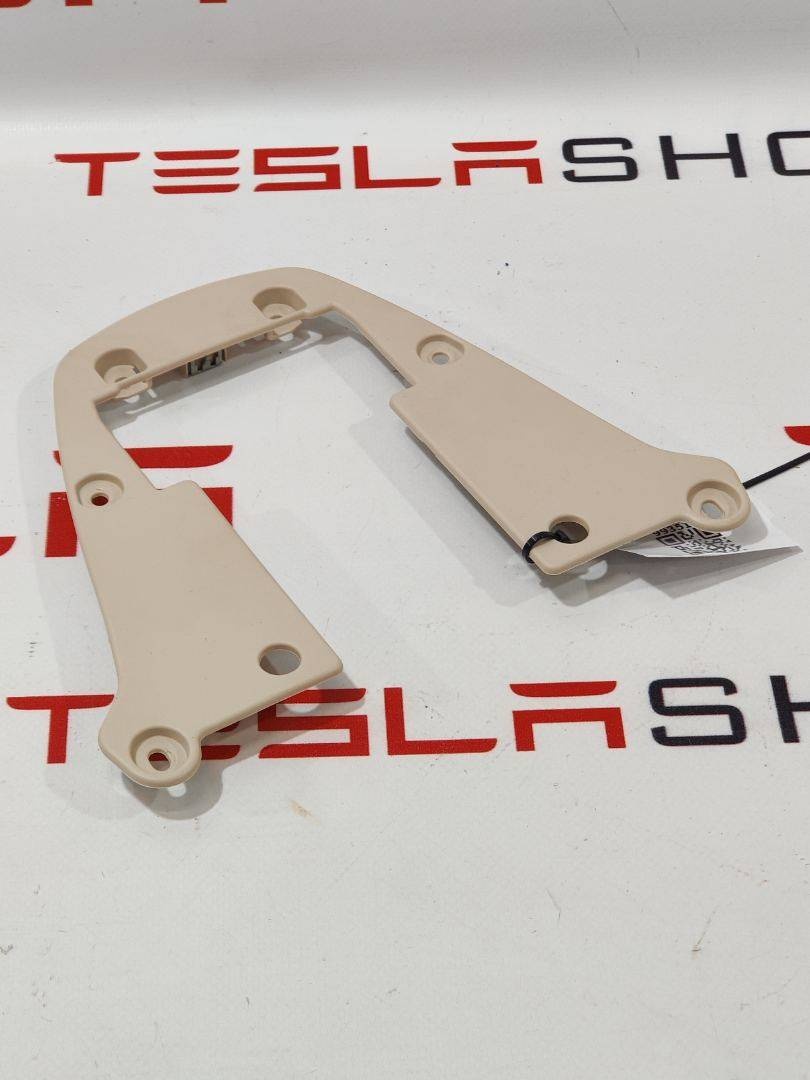 Подголовник к Tesla Model X 2019