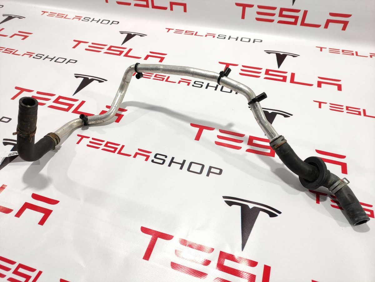 Трубка охлаждающей жидкости металлическая к Tesla Model S 2015