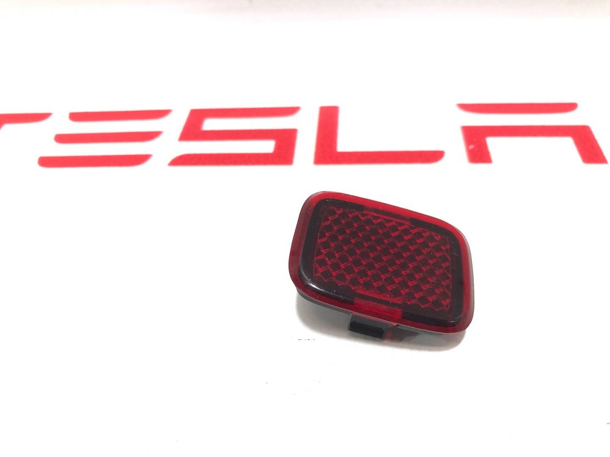 Отражатель фары к Tesla Model S 2021