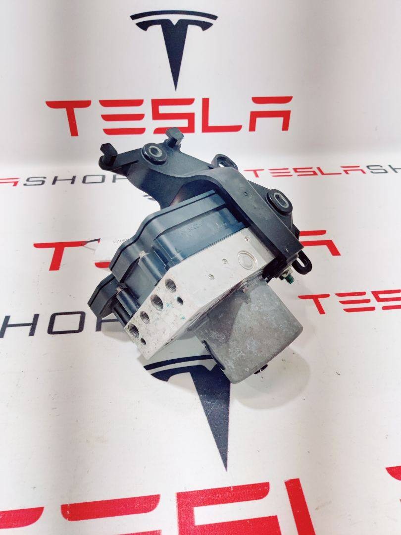 Блок ABS к Tesla Model Y 2021