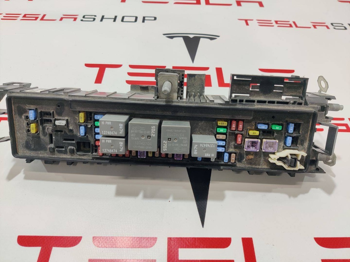 Короб предохранителей к Tesla Model X 2018
