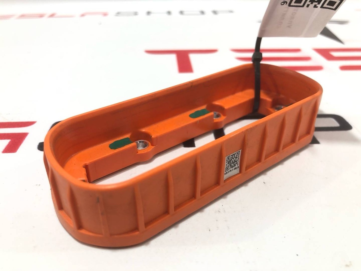 Уплотнитель к Tesla Model S 2018