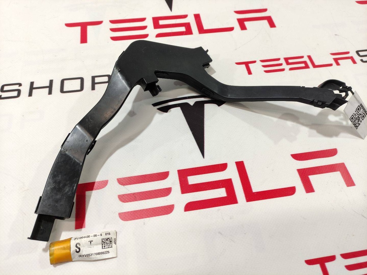 Крепление проводки к Tesla Model S 2017