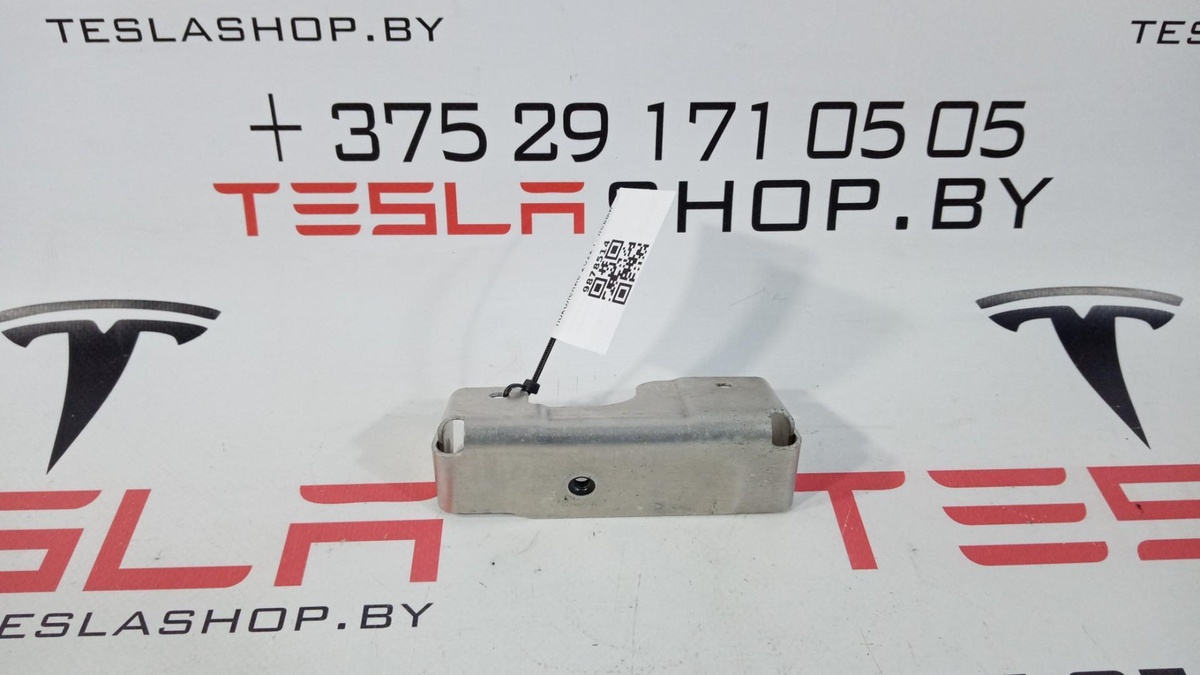 Кронштейн к Tesla Model S 2012
