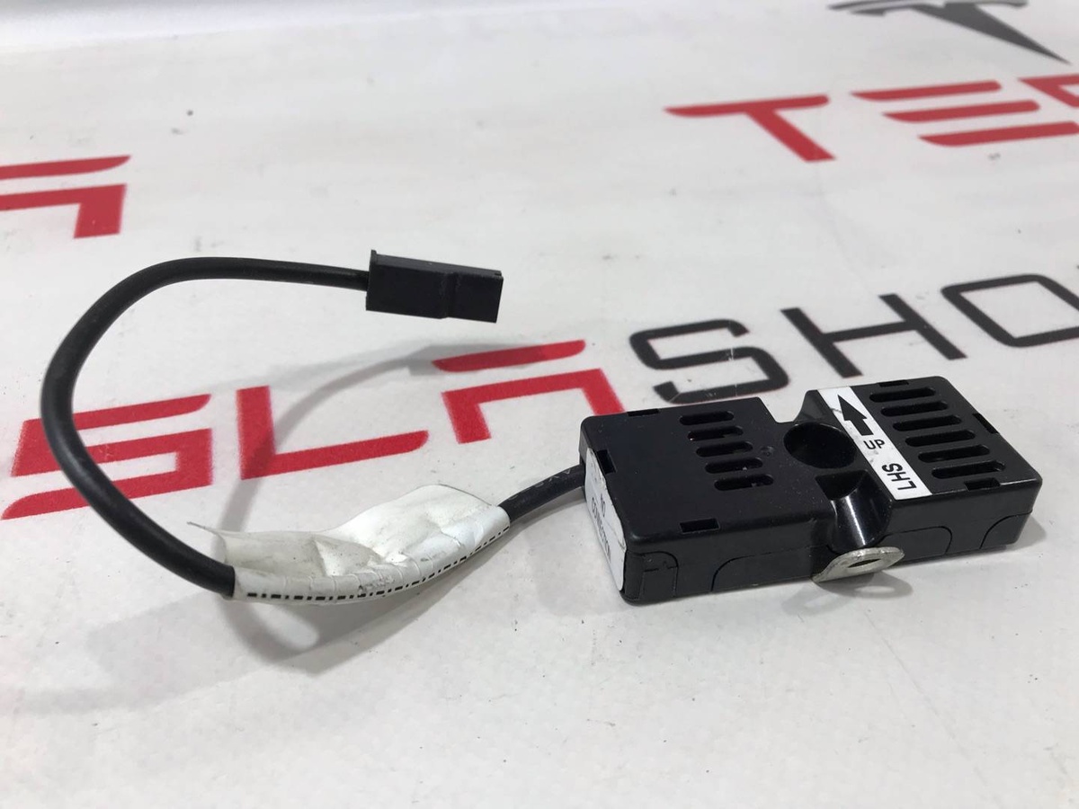 Антенна  к Tesla Model X 2017