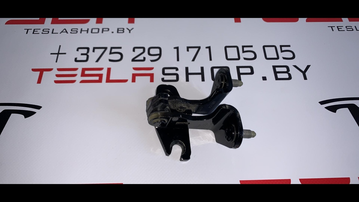 Петля двери к Tesla Model 3 2019