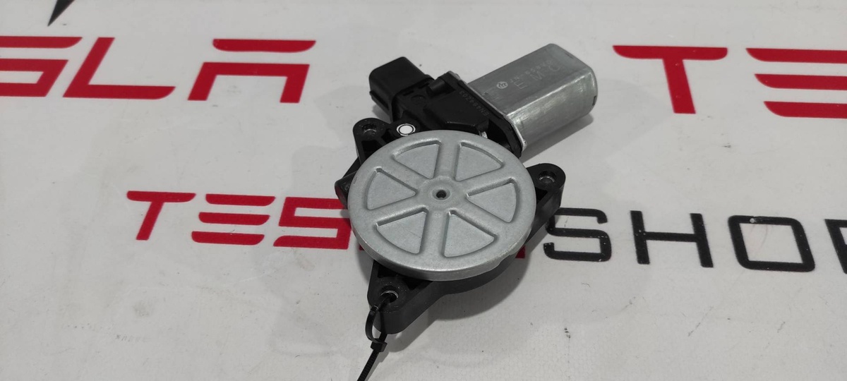 Двигатель электролюка к Tesla Model S 2015
