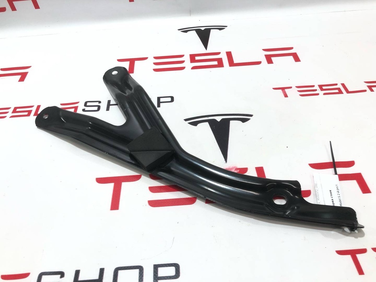 Распорка стоек к Tesla Model S 2022