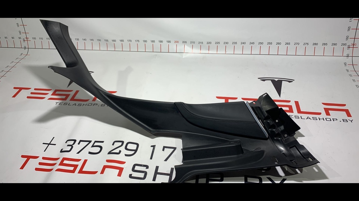Обшивка багажника к Tesla Model S 2012