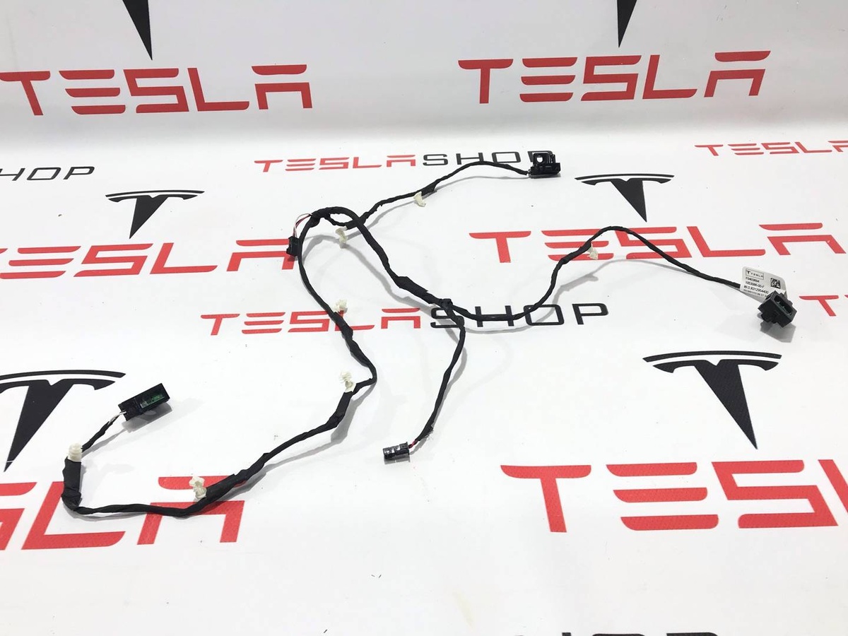 Проводка двери к Tesla Model X 2016