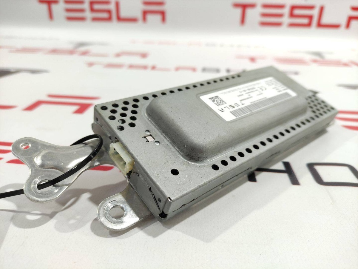 Блок радио к Tesla Model 3 2019