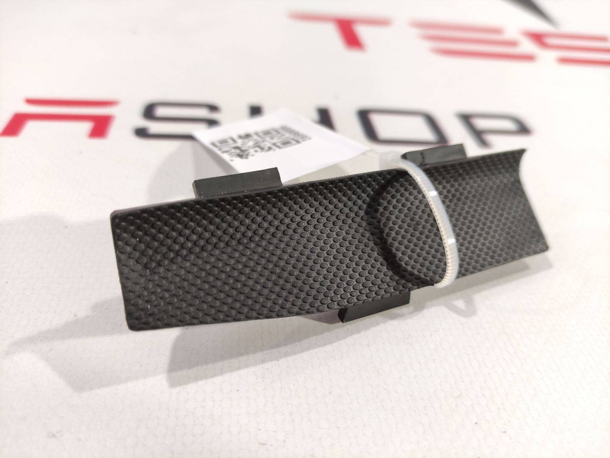 Заглушка к Tesla Model S 2018