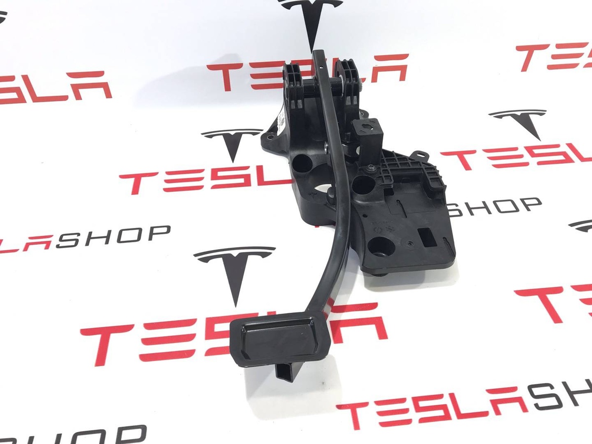 Педаль тормоза к Tesla Model S 2021