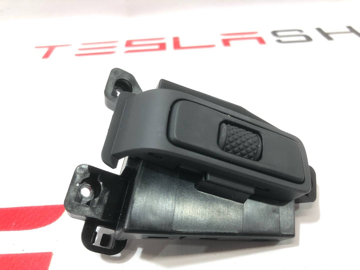 Кнопки руля к Rivian R1T 2022