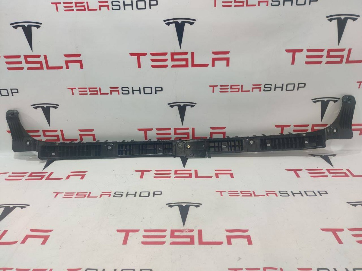 Кронштейн крепления бампера к Tesla Model 3 2021