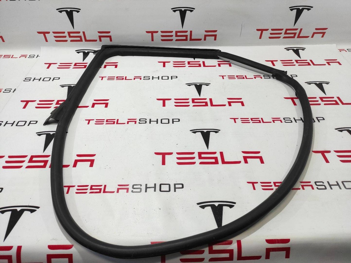 Уплотнитель к Tesla Model S 2013