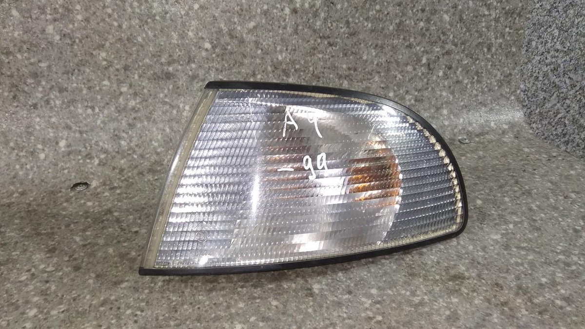 Поворотник левый к Audi A4 1997