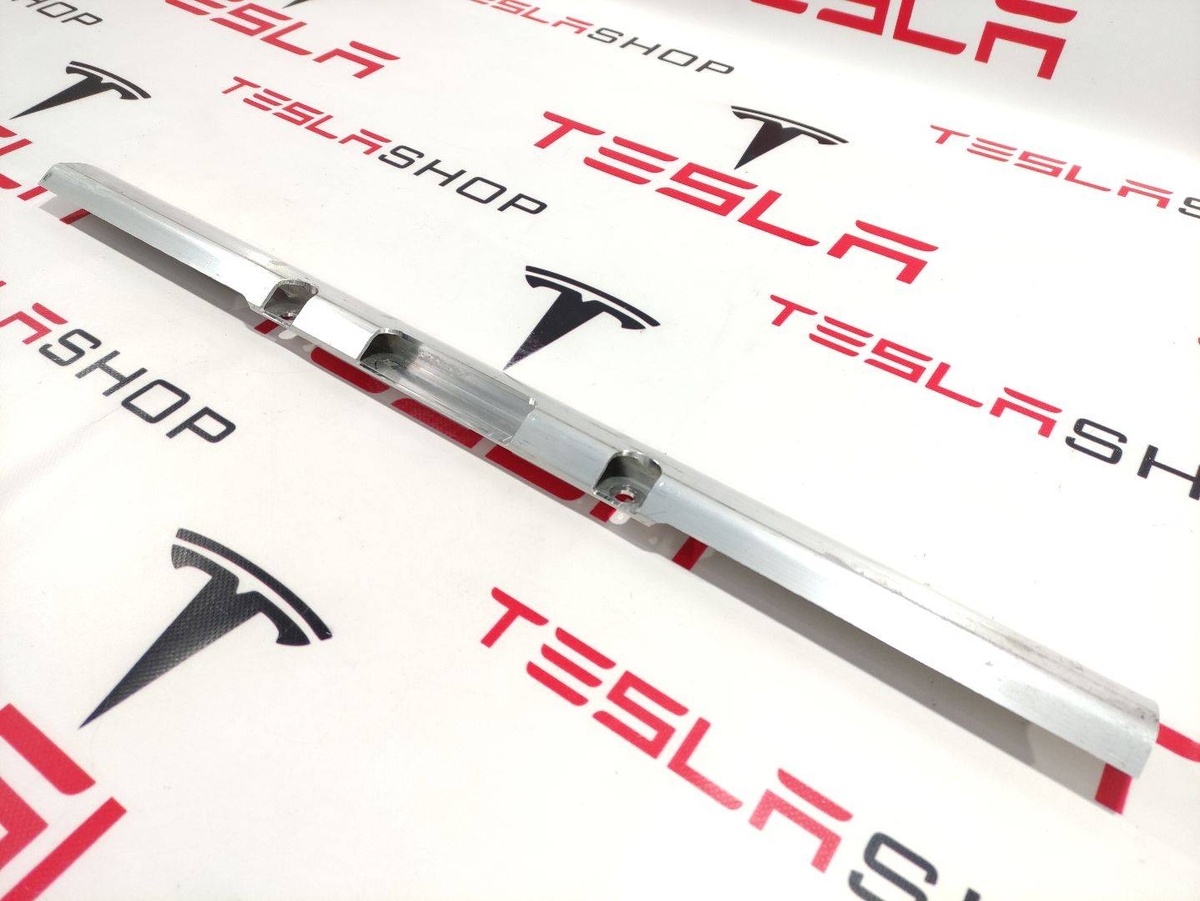Кронштейн подрамника к Tesla Model S 2015