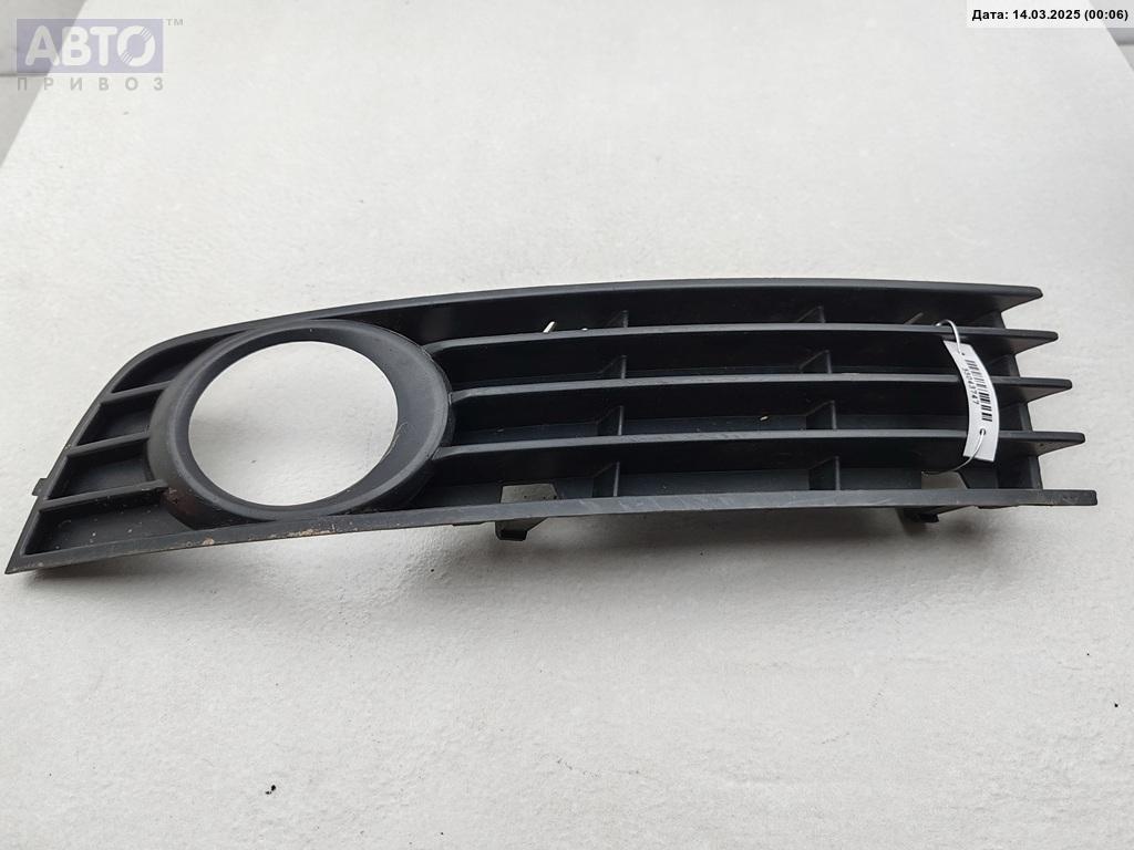 Рамка фары к Audi A4 2003