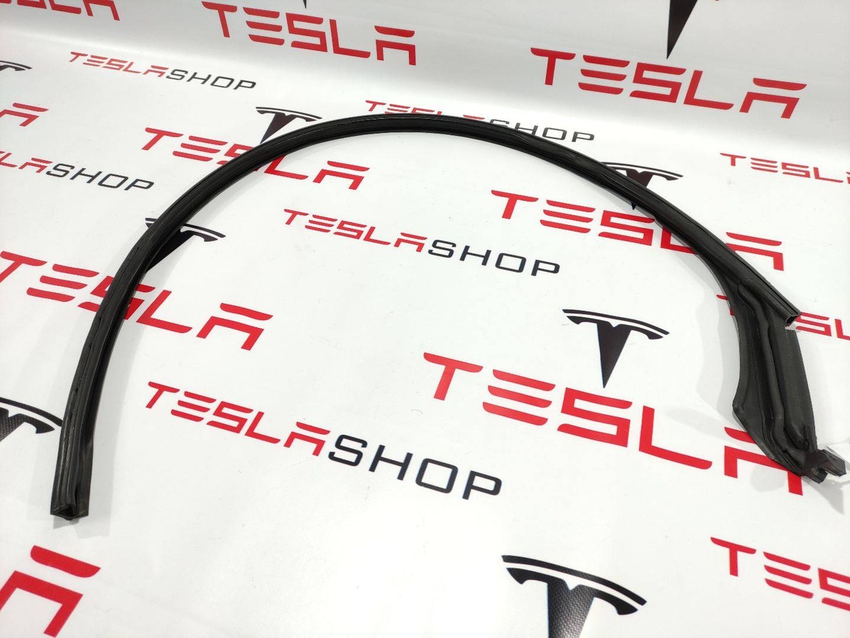 Уплотнитель к Tesla Model X 2016
