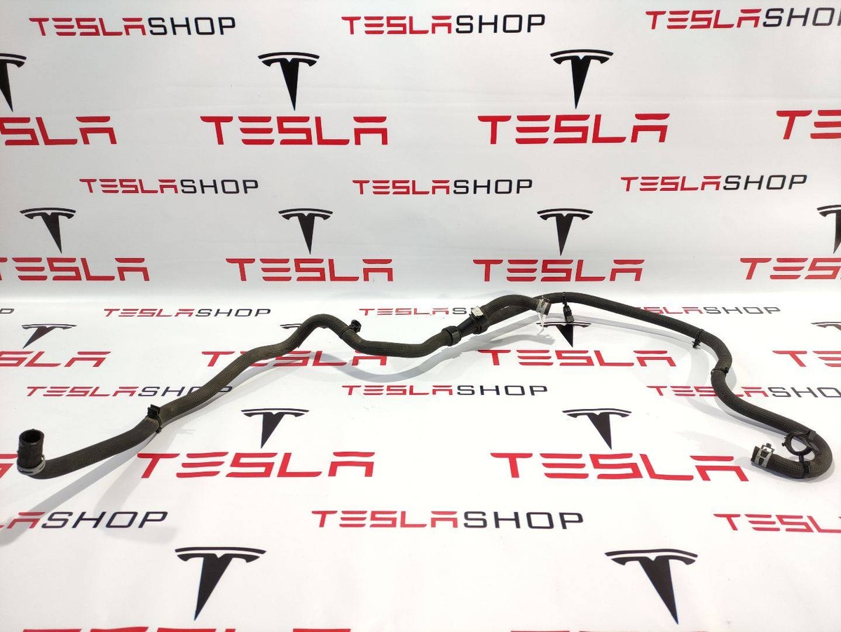 Патрубок к Tesla Model X 2016