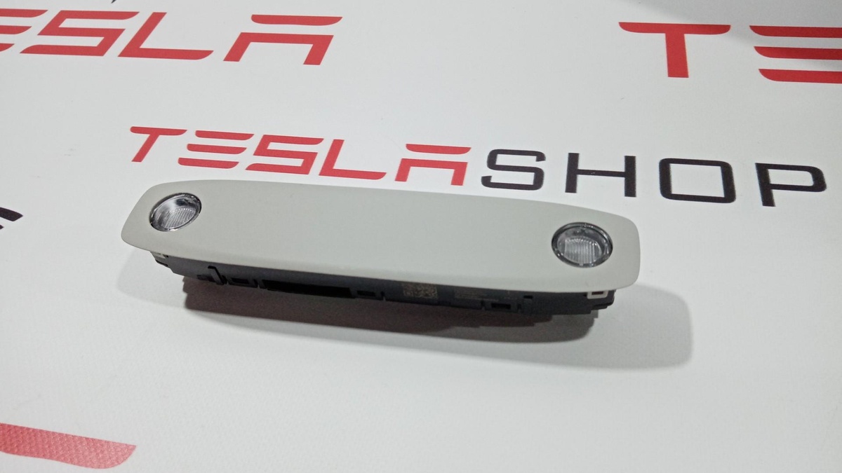 Фонарь салона (плафон) к Tesla Model 3 2020