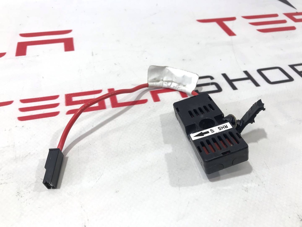 Антенна  к Tesla Model X 2017