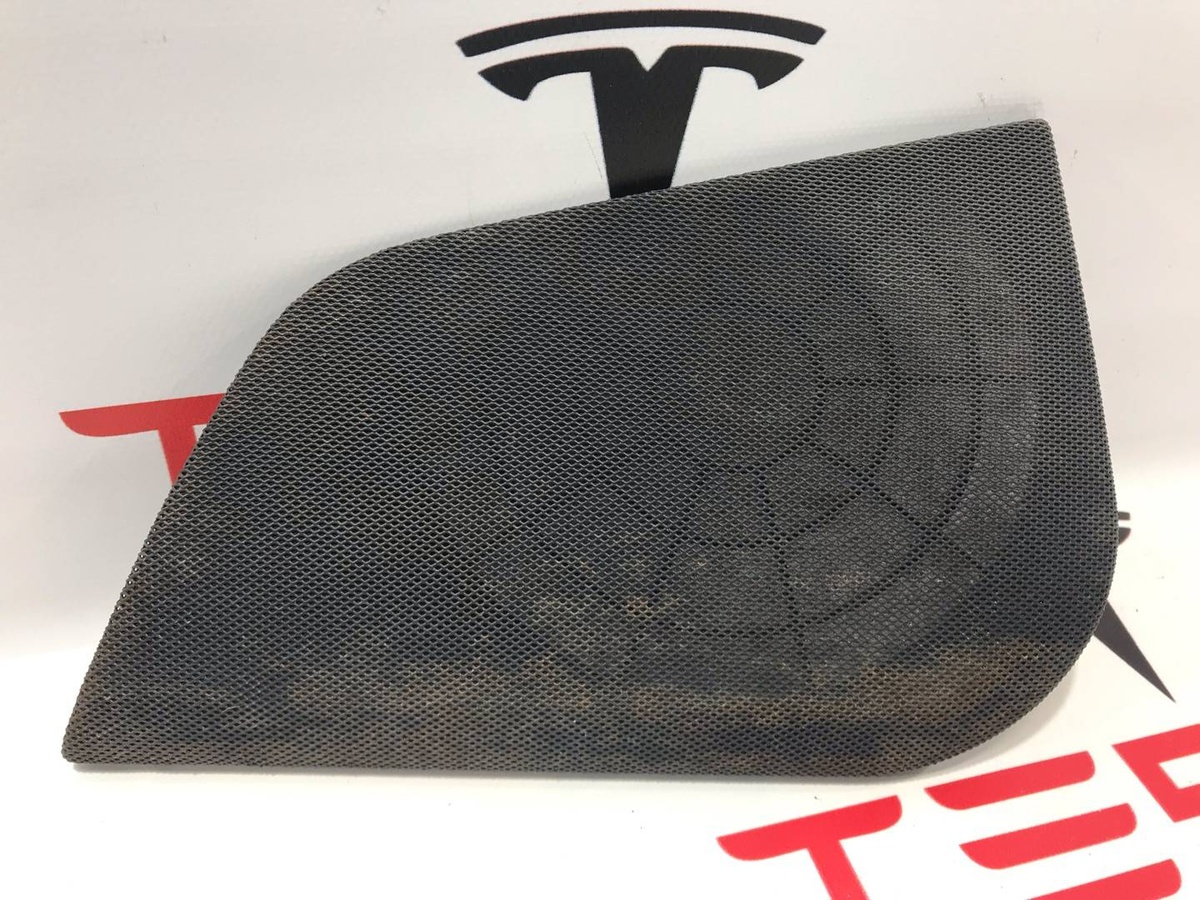 Сетка для динамика к Tesla Model S 2016