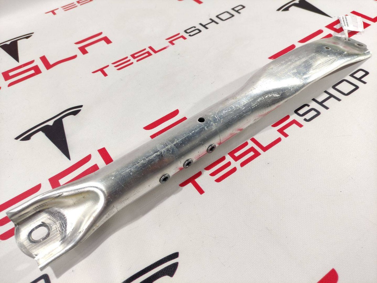 Распорка стоек к Tesla Model S 2018