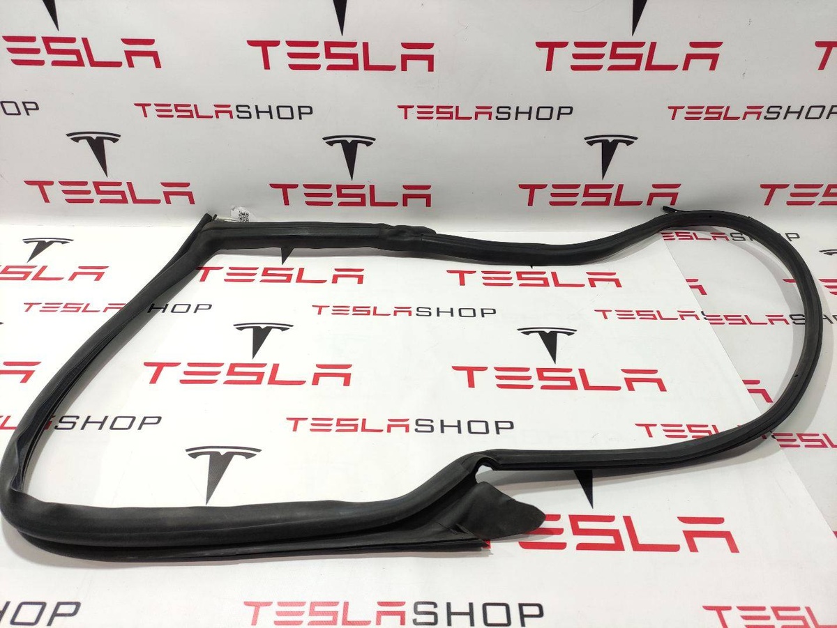 Уплотнитель к Tesla Model 3 2019