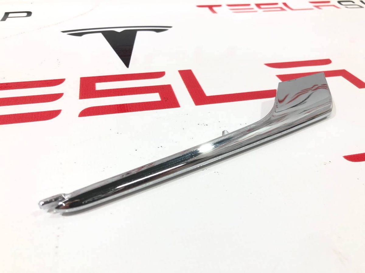 Молдинг бампера переднего к Tesla Model X 2019