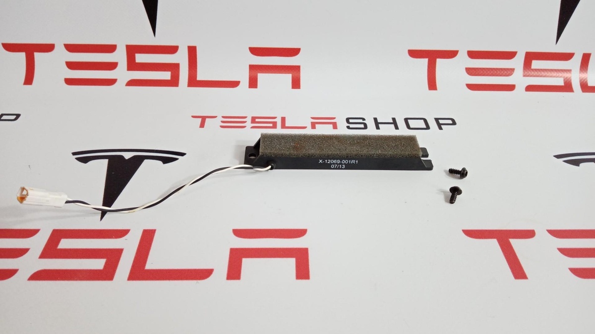 Антенна системы Комфортный доступ к Tesla Model S 2015