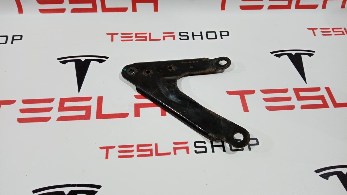 Кронштейн подрамника к Tesla Model S 2014