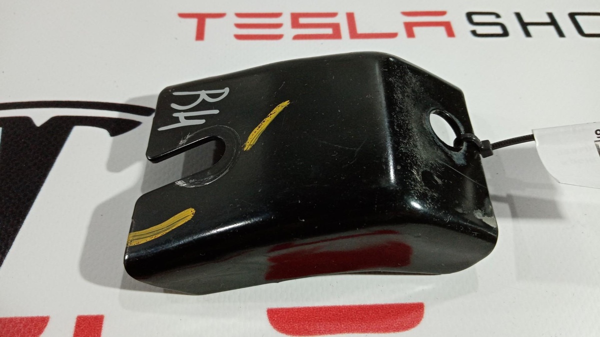 Кронштейн к Tesla Model 3 2019